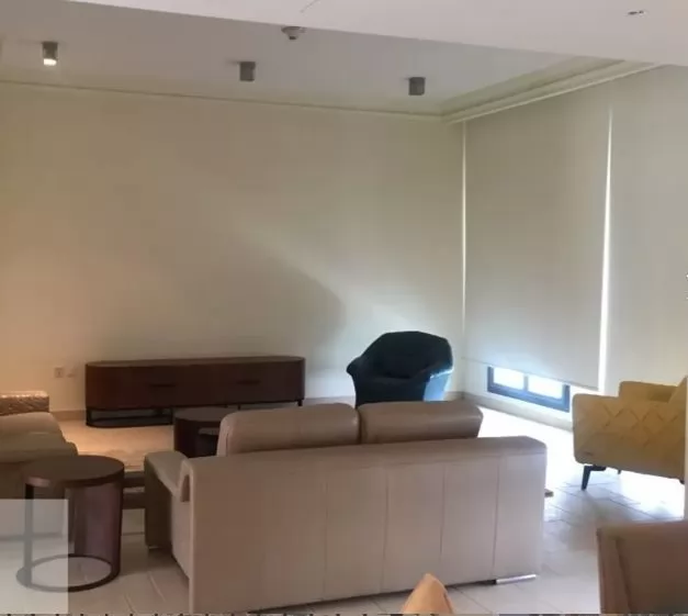 Residential Ready Property 3 Bedrooms F/F Townhouse  for rent in The-Pearl-Qatar , Doha-Qatar #10499 - 1  image 